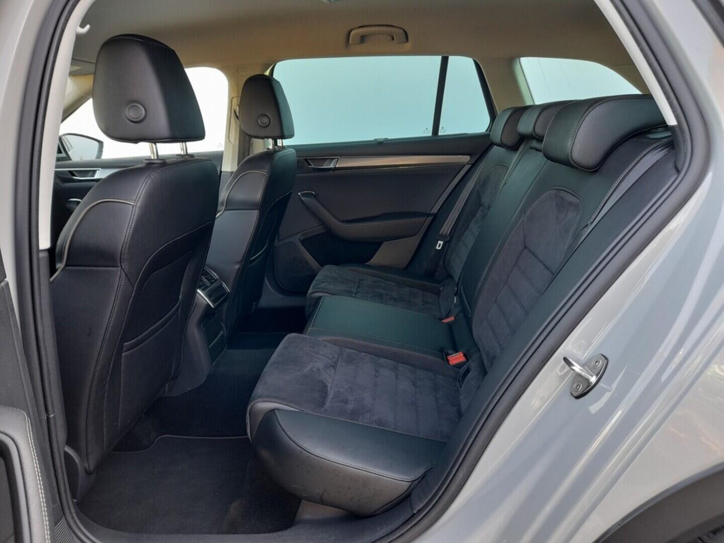 OB199V00669_30.webp_SUPERB Scout 2.0 TDI 147 kW automat, DPH