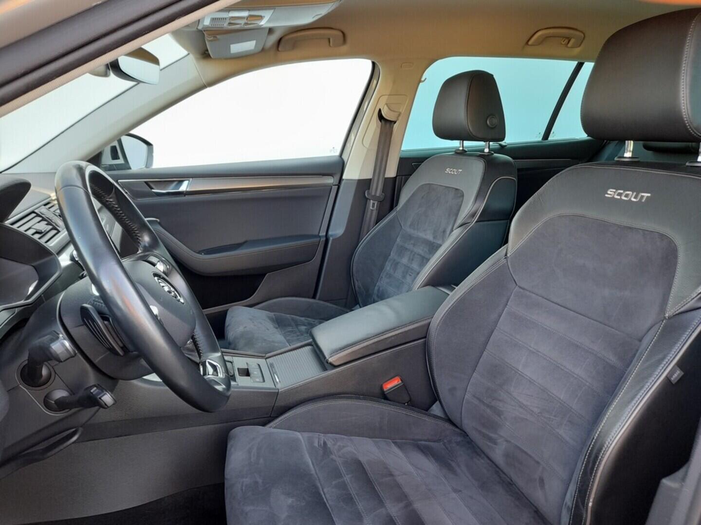 OB199V00669_37.webp_SUPERB Scout 2.0 TDI 147 kW automat, DPH