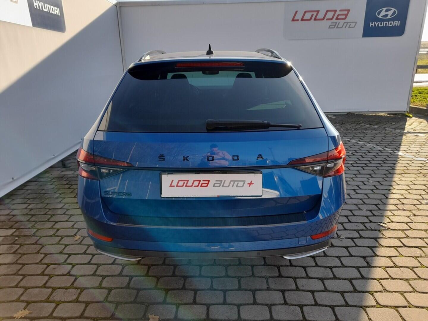 OB199V00670_17.webp_SUPERB SportLine 2.0 TDI 110 kW manuál, DPH