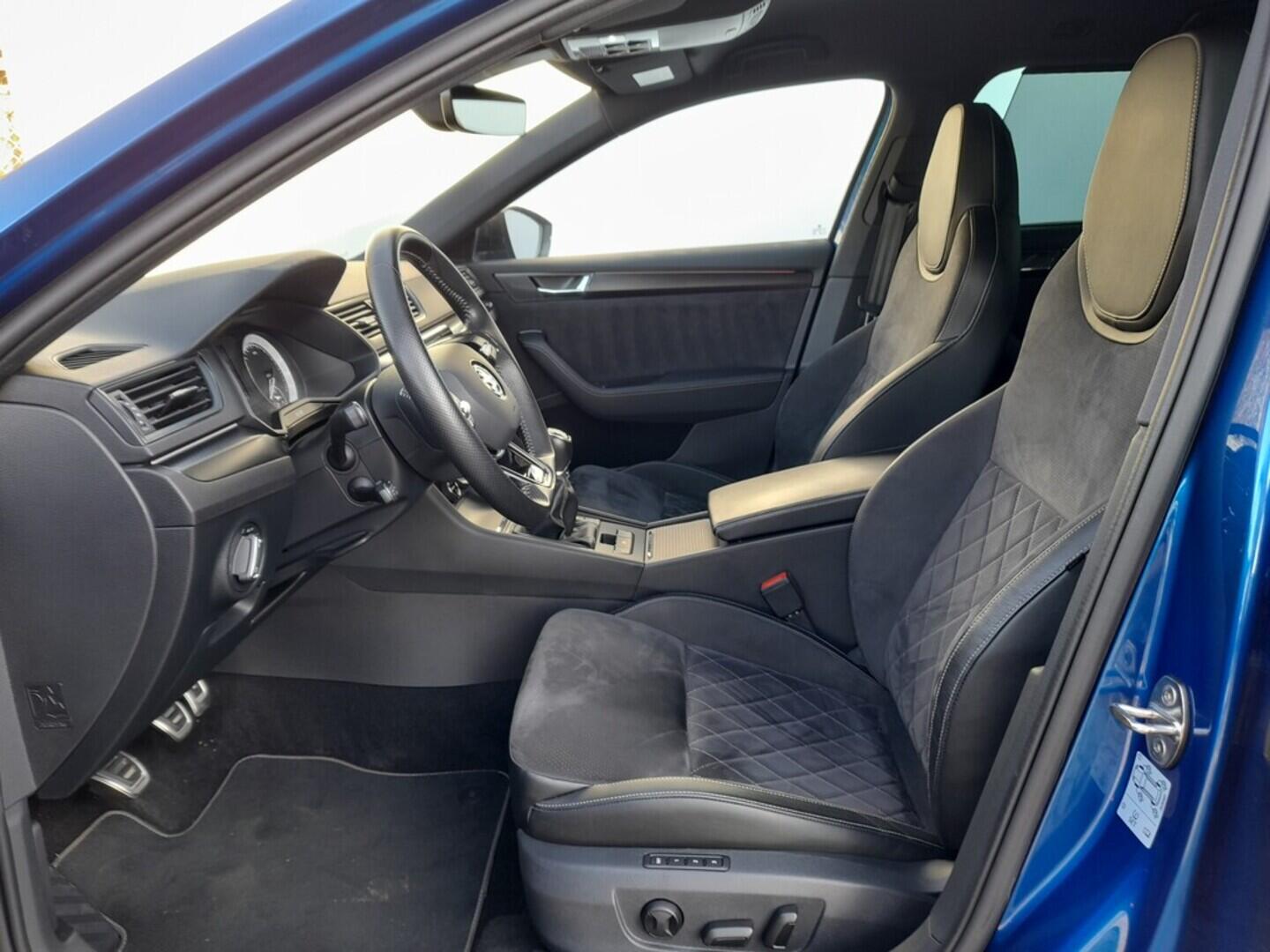 OB199V00670_20.webp_SUPERB SportLine 2.0 TDI 110 kW manuál, DPH