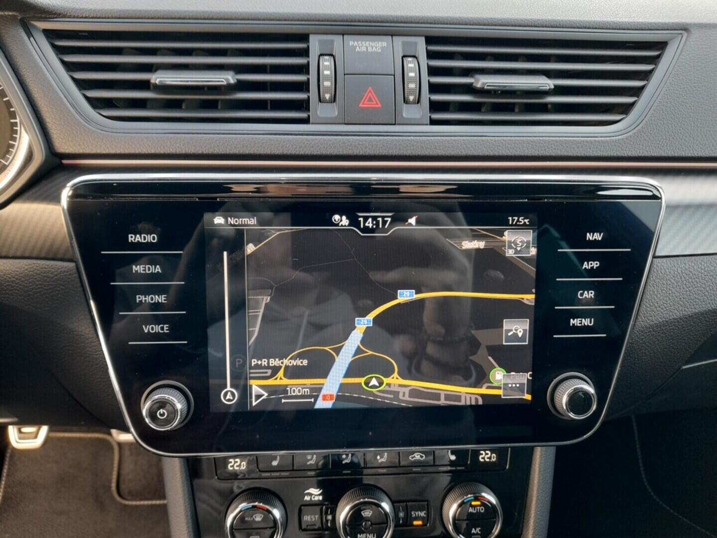 OB199V00670_26.webp_SUPERB SportLine 2.0 TDI 110 kW manuál, DPH