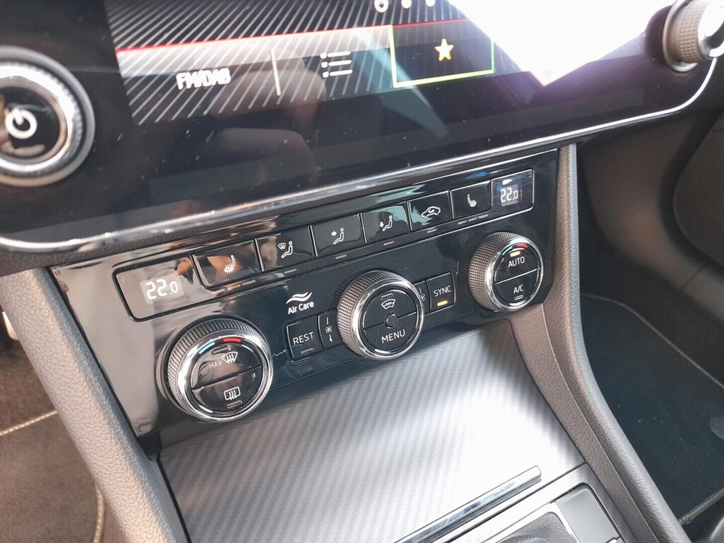 OB199V00670_29.webp_SUPERB SportLine 2.0 TDI 110 kW manuál, DPH