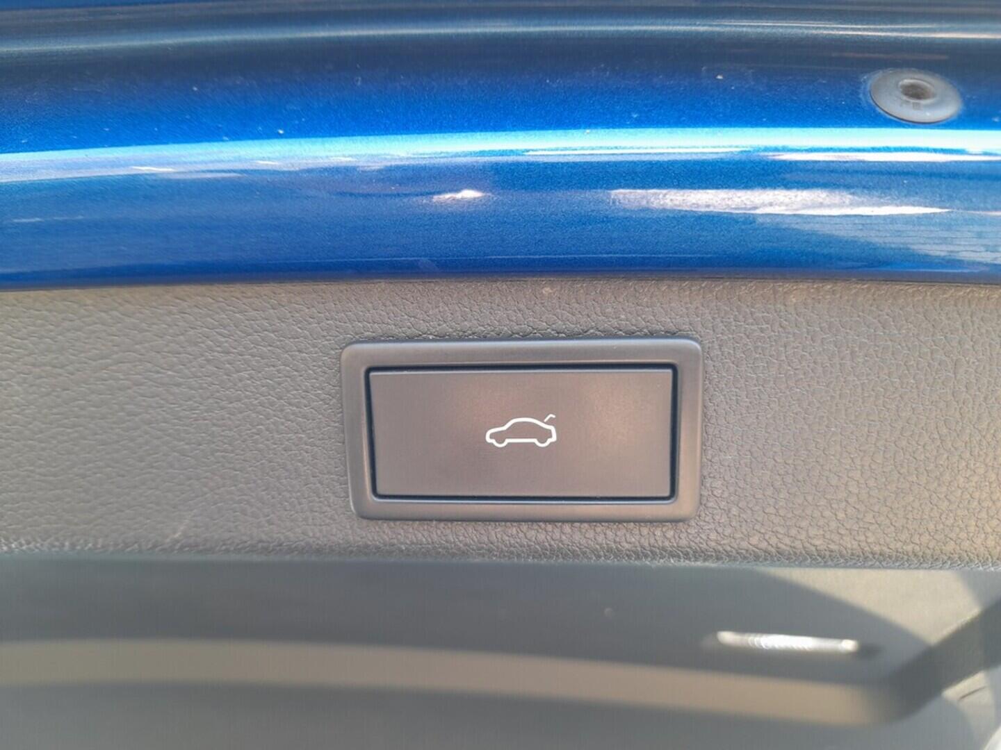 OB199V00670_35.webp_SUPERB SportLine 2.0 TDI 110 kW manuál, DPH