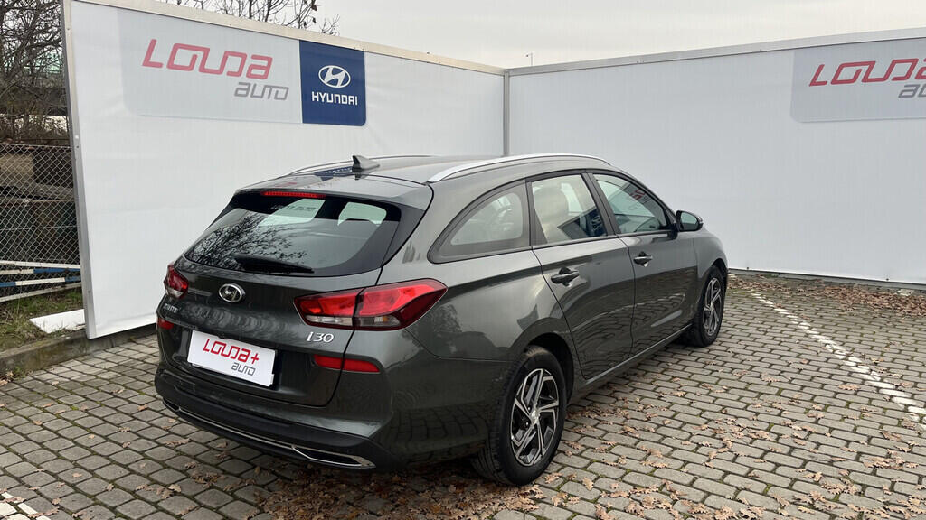 OB199V00671_11.webp_I30 Comfort 1.0  88 kW manuál