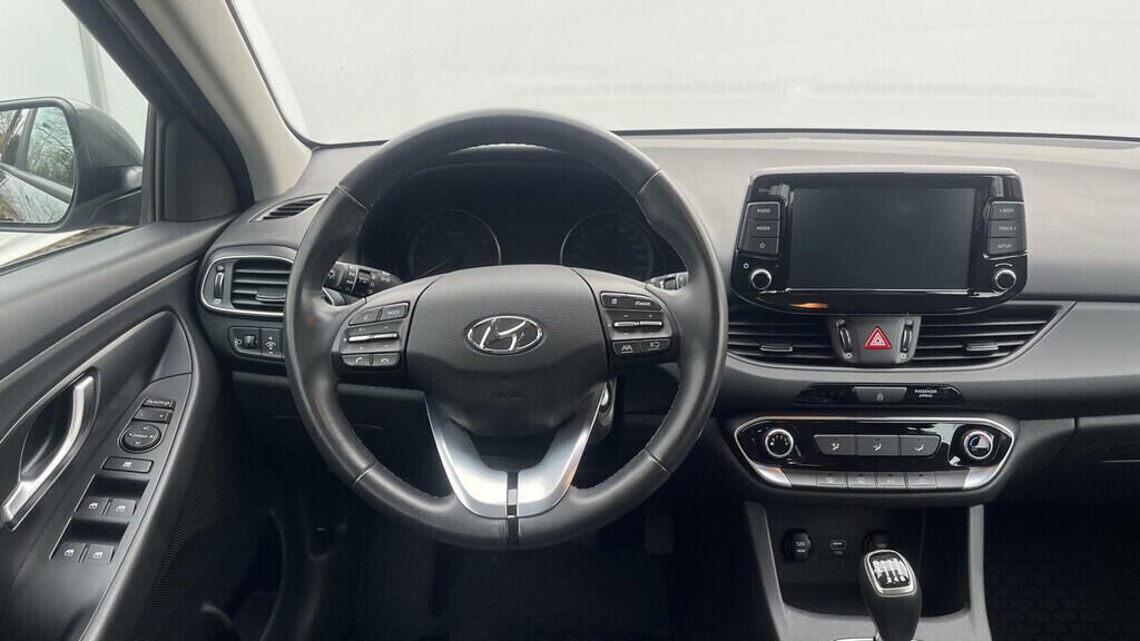 OB199V00671_23.webp_I30 Comfort 1.0  88 kW manuál