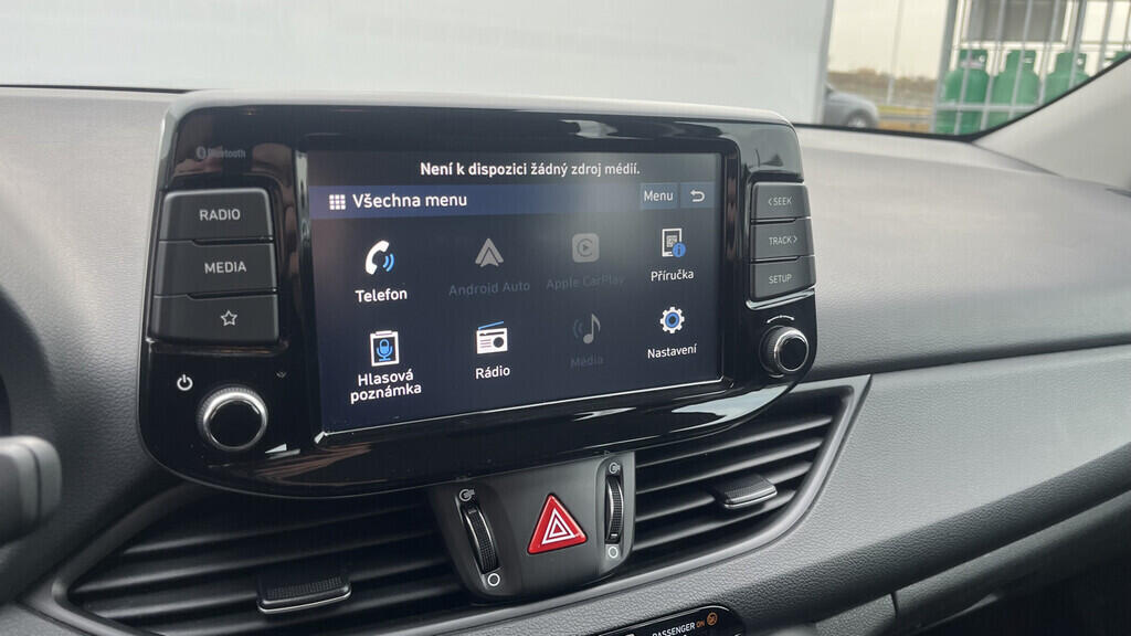 OB199V00671_25.webp_I30 Comfort 1.0  88 kW manuál