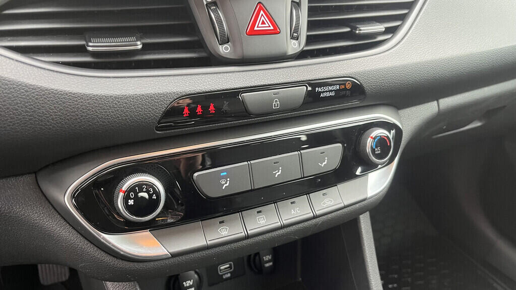 OB199V00671_26.webp_I30 Comfort 1.0  88 kW manuál