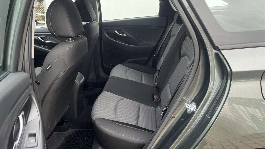 OB199V00671_28.webp_I30 Comfort 1.0  88 kW manuál