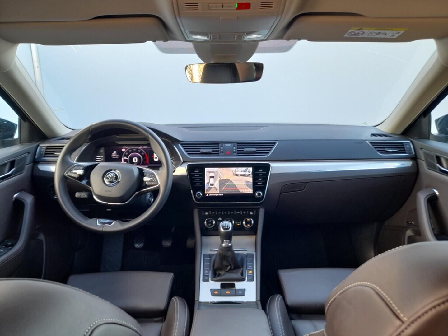 OB199V00672_18.webp_SUPERB L&K 1.5 TSI 110 kW manuál, DPH