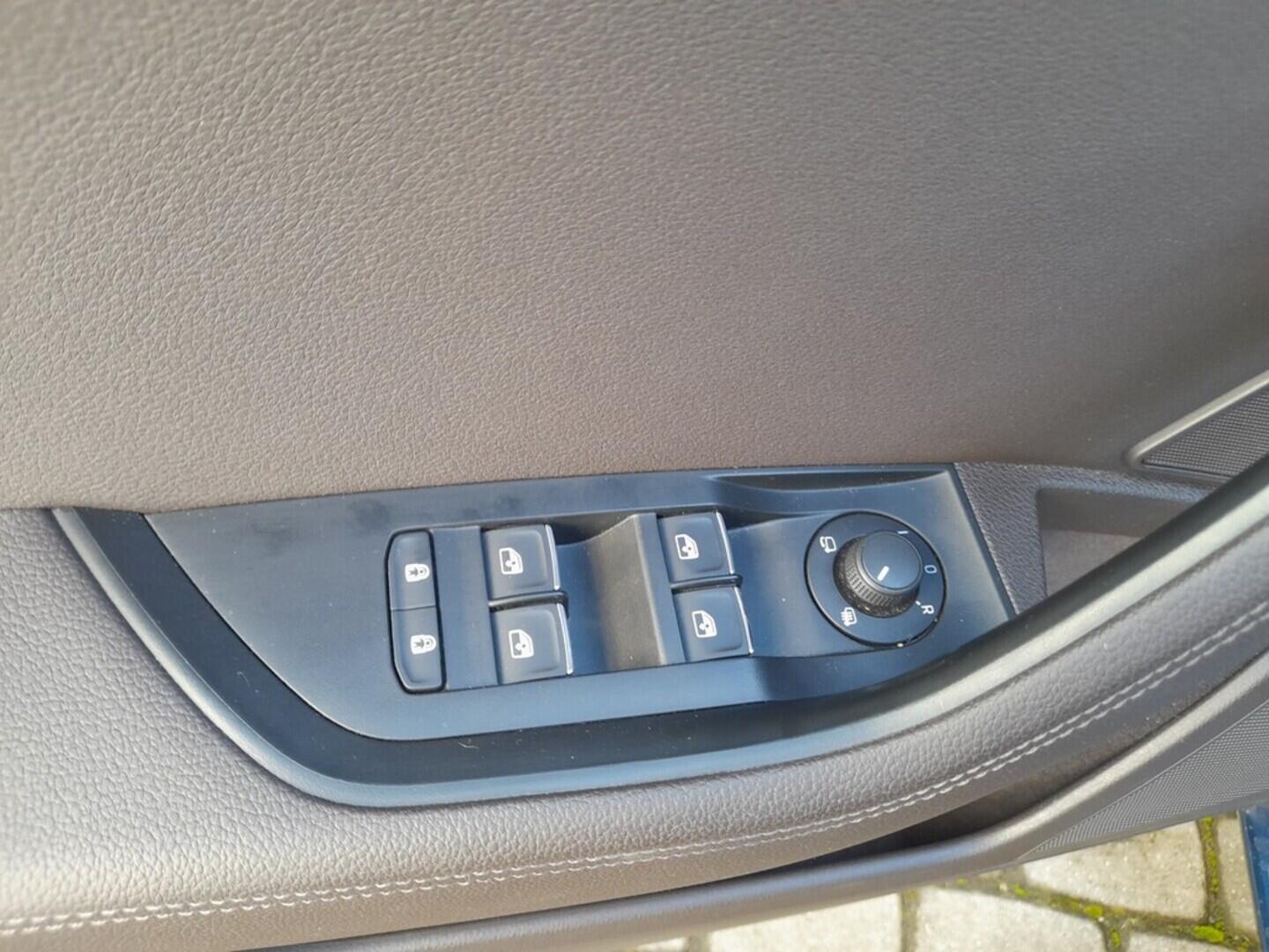 OB199V00672_21.webp_SUPERB L&K 1.5 TSI 110 kW manuál, DPH