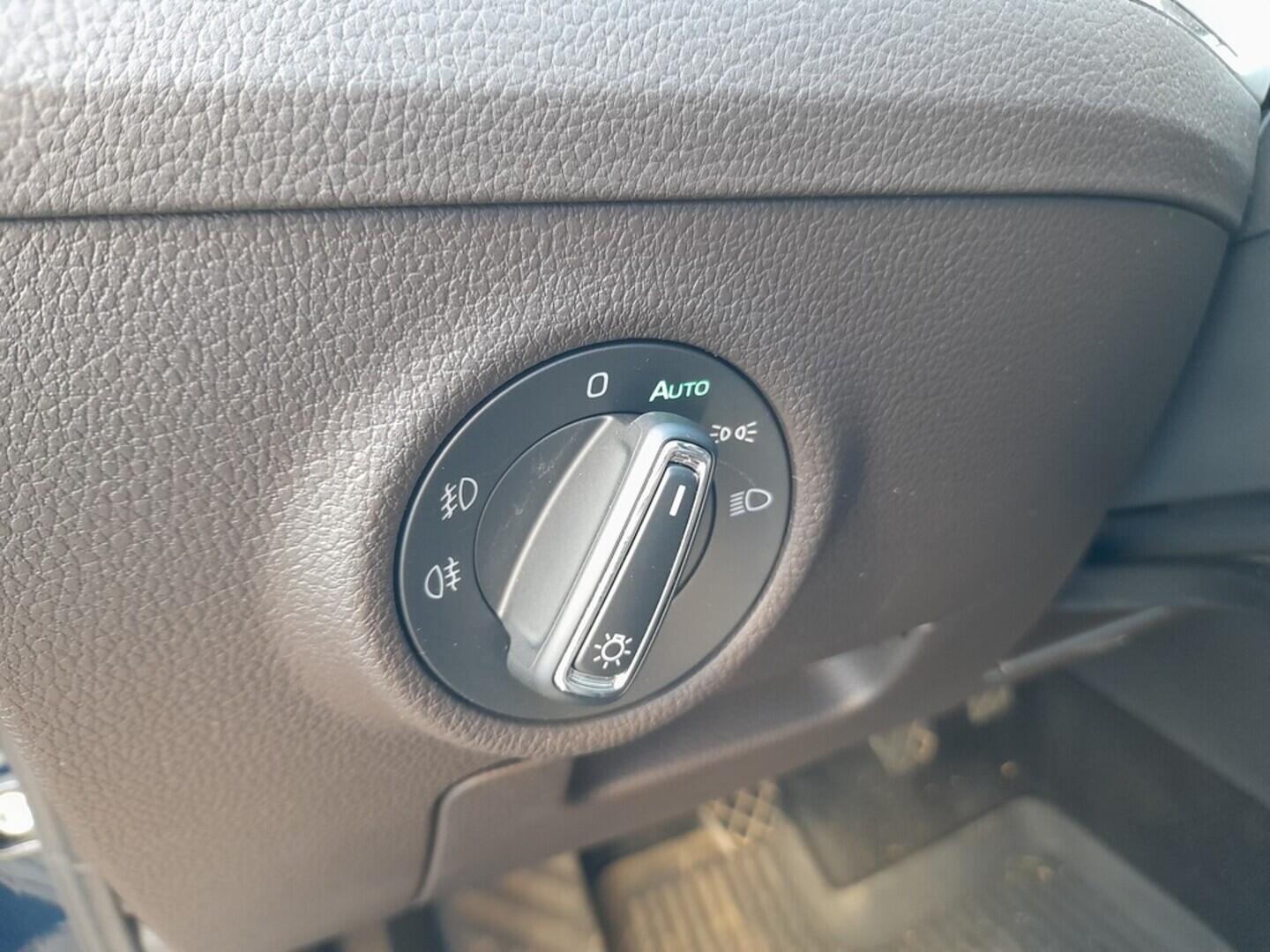 OB199V00672_22.webp_SUPERB L&K 1.5 TSI 110 kW manuál, DPH