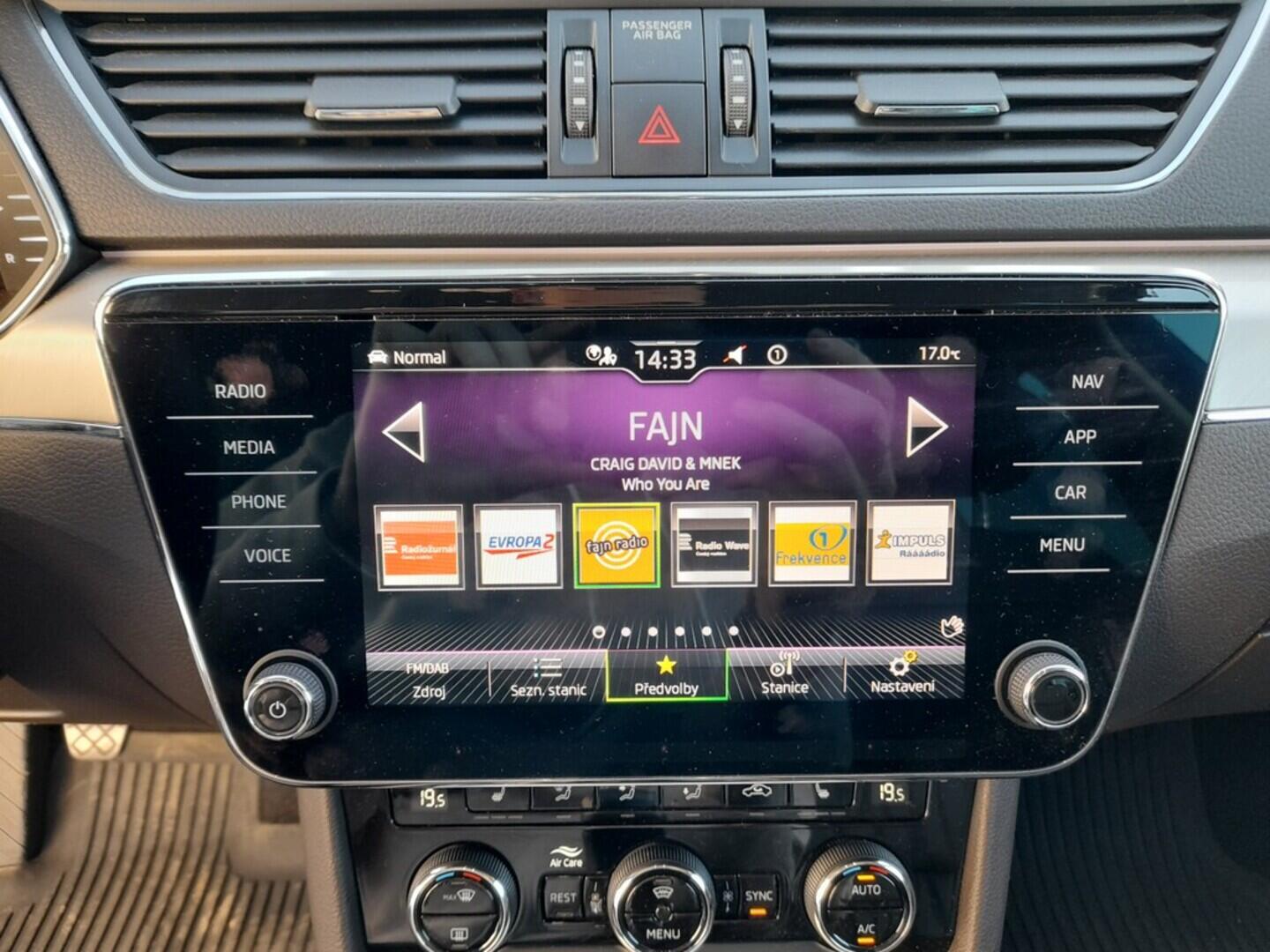 OB199V00672_24.webp_SUPERB L&K 1.5 TSI 110 kW manuál, DPH