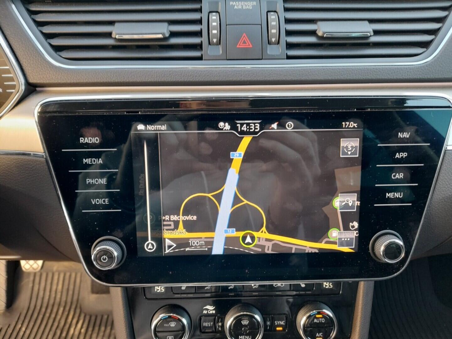 OB199V00672_25.webp_SUPERB L&K 1.5 TSI 110 kW manuál, DPH