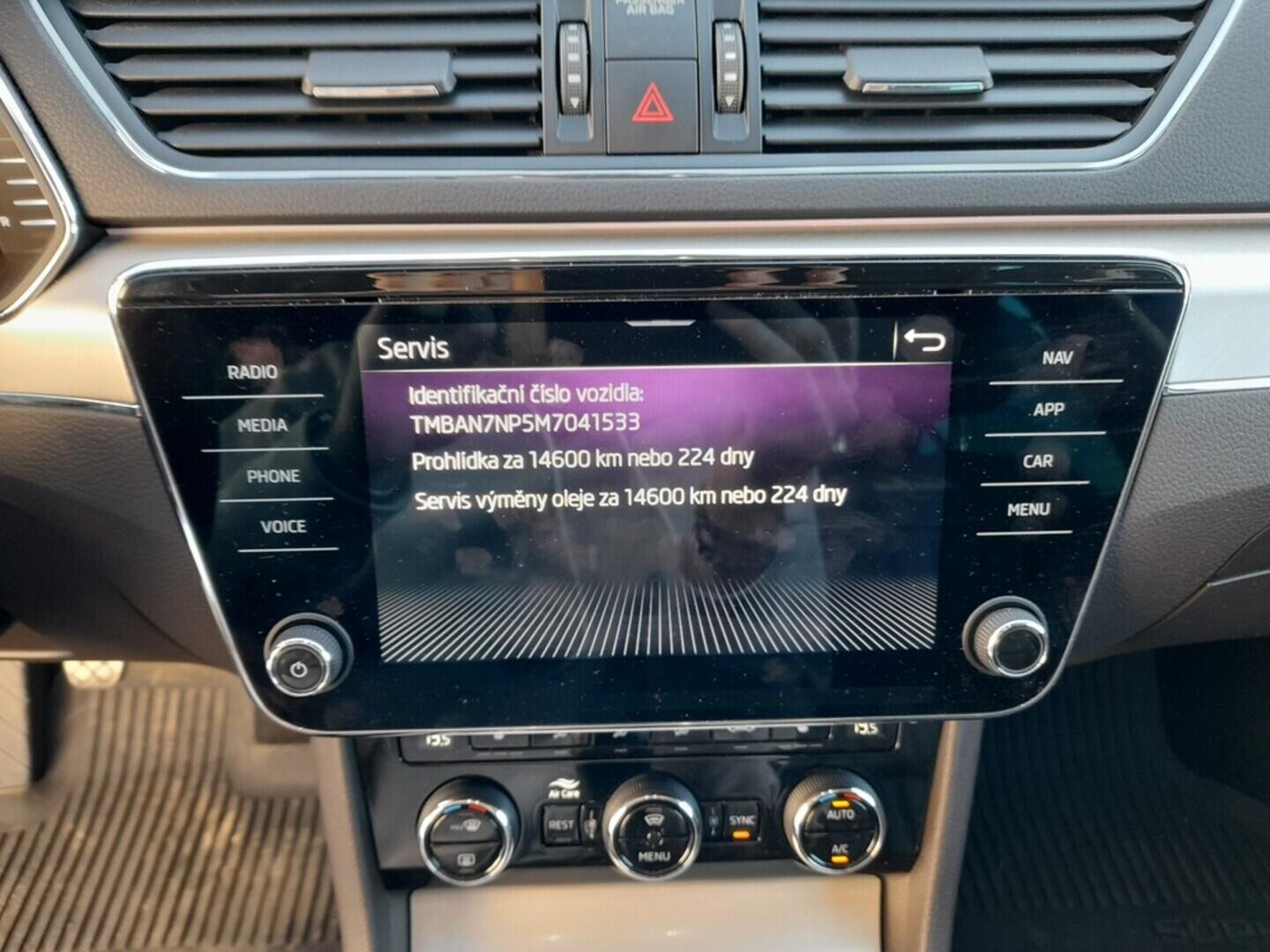 OB199V00672_27.webp_SUPERB L&K 1.5 TSI 110 kW manuál, DPH