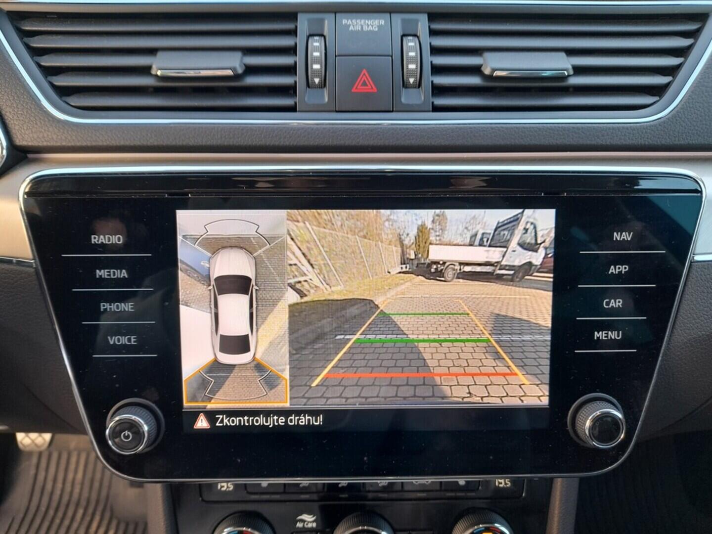 OB199V00672_28.webp_SUPERB L&K 1.5 TSI 110 kW manuál, DPH