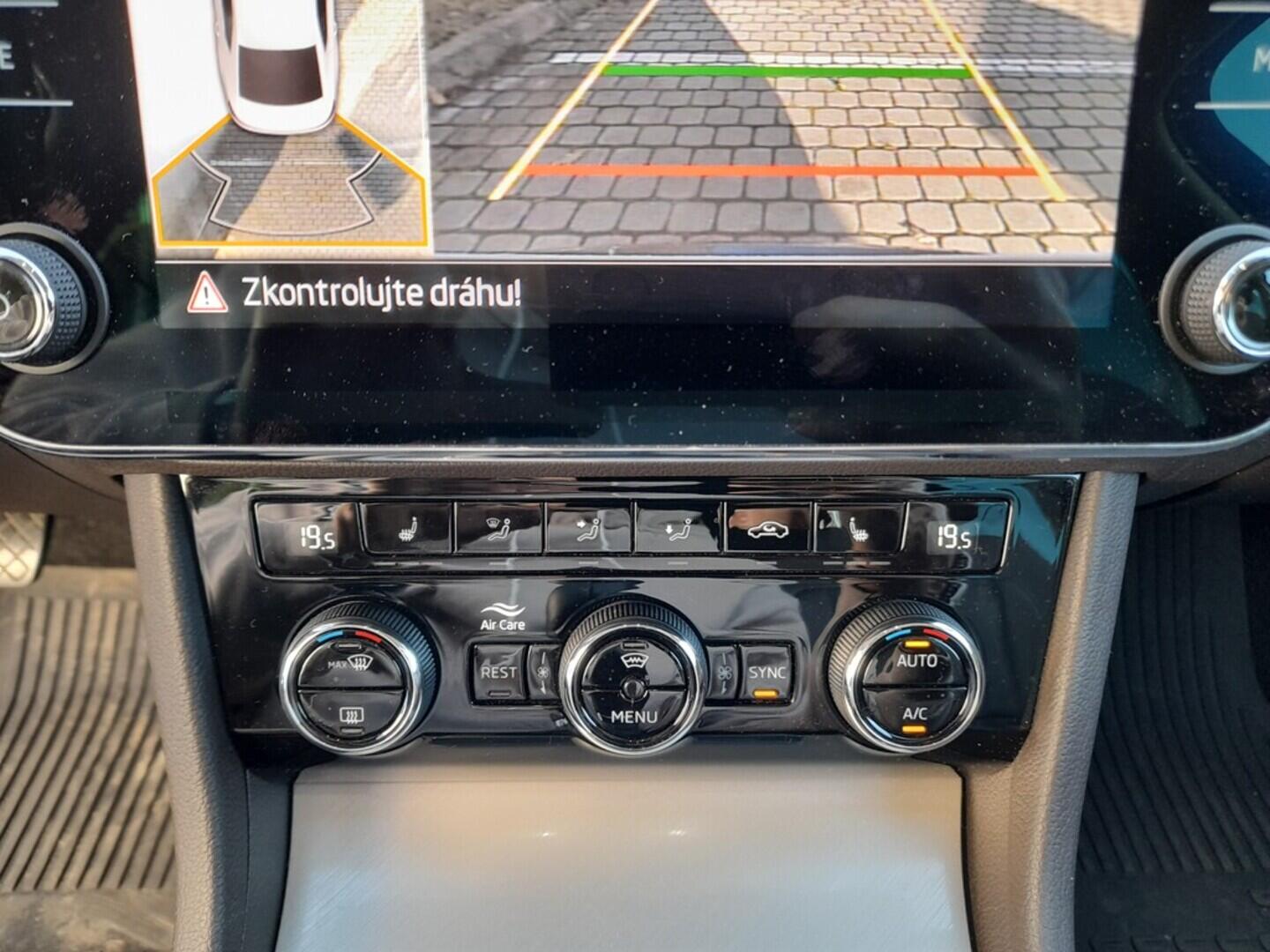 OB199V00672_29.webp_SUPERB L&K 1.5 TSI 110 kW manuál, DPH