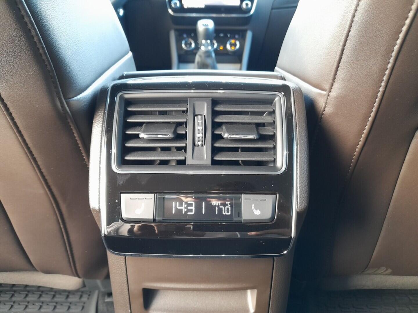 OB199V00672_39.webp_SUPERB L&K 1.5 TSI 110 kW manuál, DPH