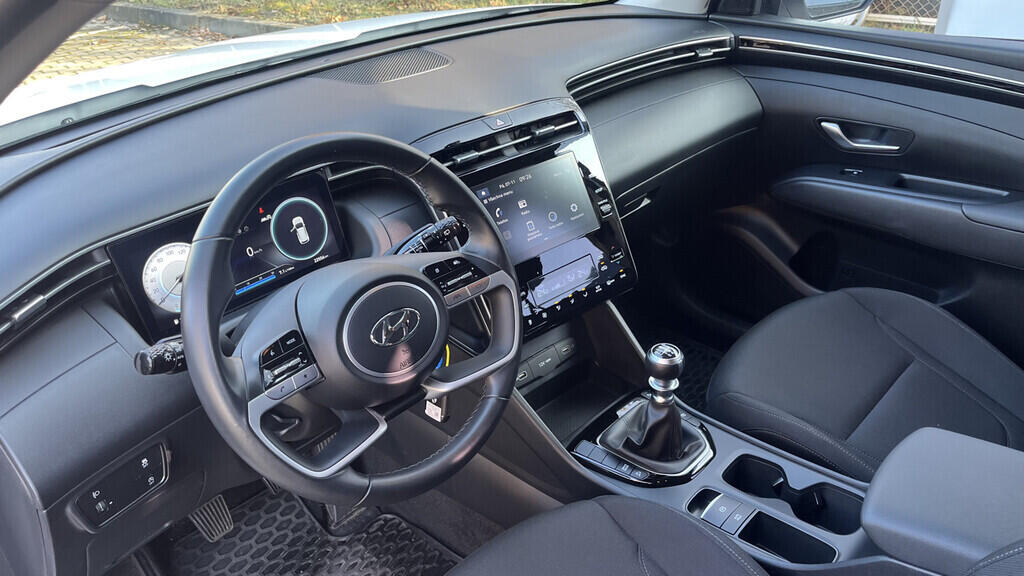 OB199V00673_19.webp_TUCSON Comfort 1.6  110 kW manuál