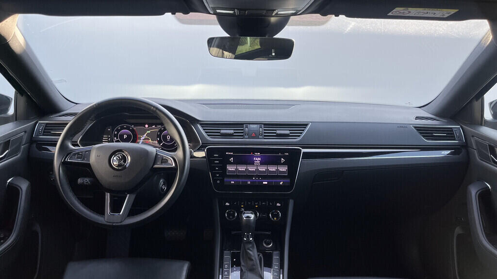 OB199V00674_18.webp_SUPERB L&K 2.0 TDI 140 kW automat, DPH