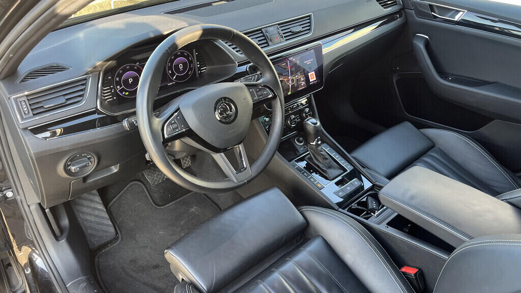 OB199V00674_19.webp_SUPERB L&K 2.0 TDI 140 kW automat, DPH