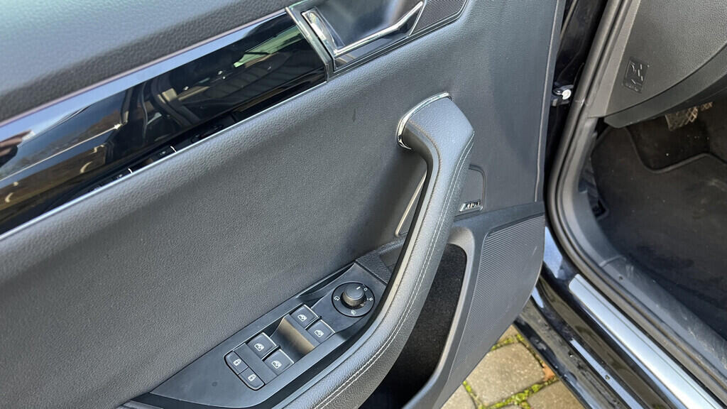 OB199V00674_21.webp_SUPERB L&K 2.0 TDI 140 kW automat, DPH