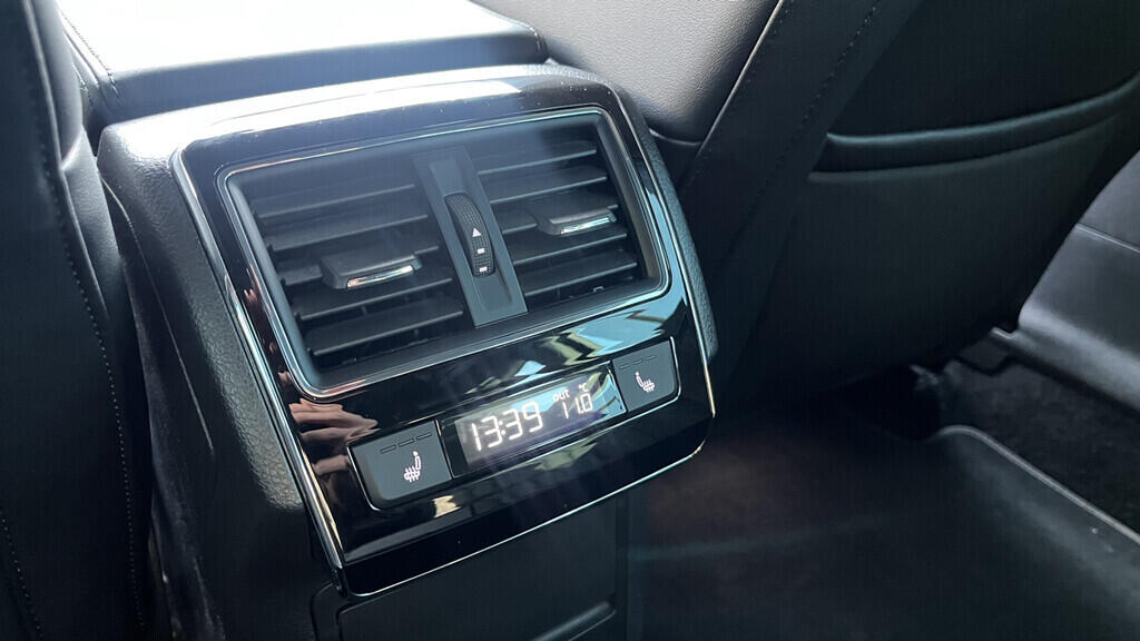 OB199V00674_33.webp_SUPERB L&K 2.0 TDI 140 kW automat, DPH