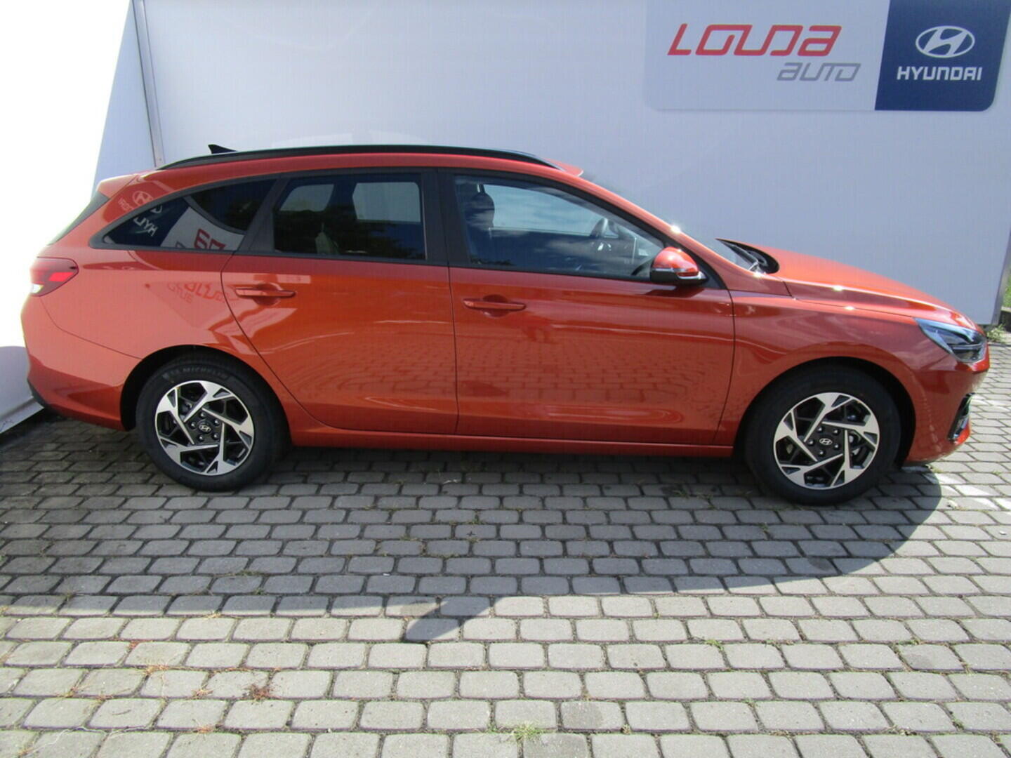 OB199V00676_15.webp_I30  1.0  74 kW manuál, DPH