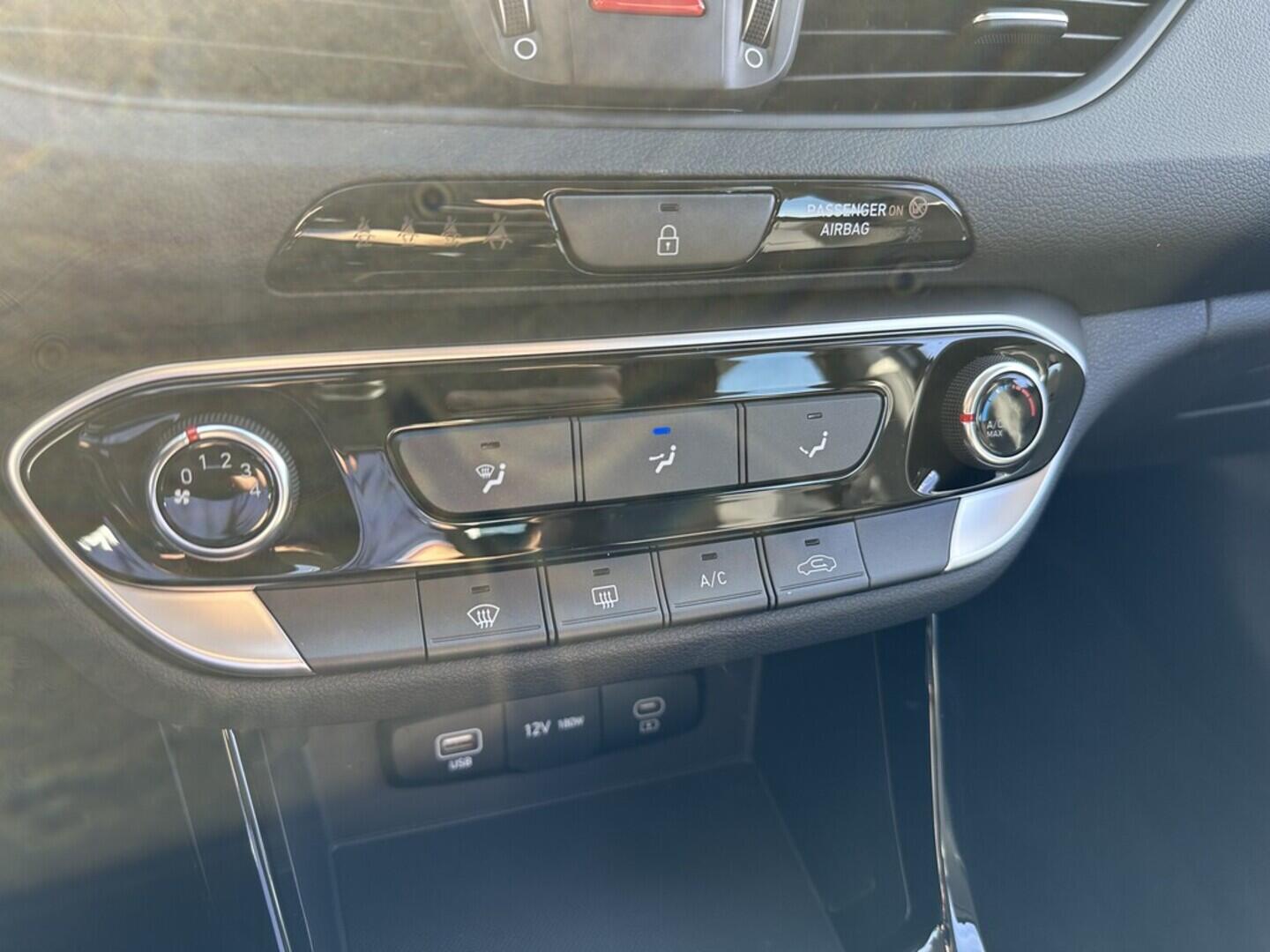 OB199V00676_26.webp_I30  1.0  74 kW manuál, DPH