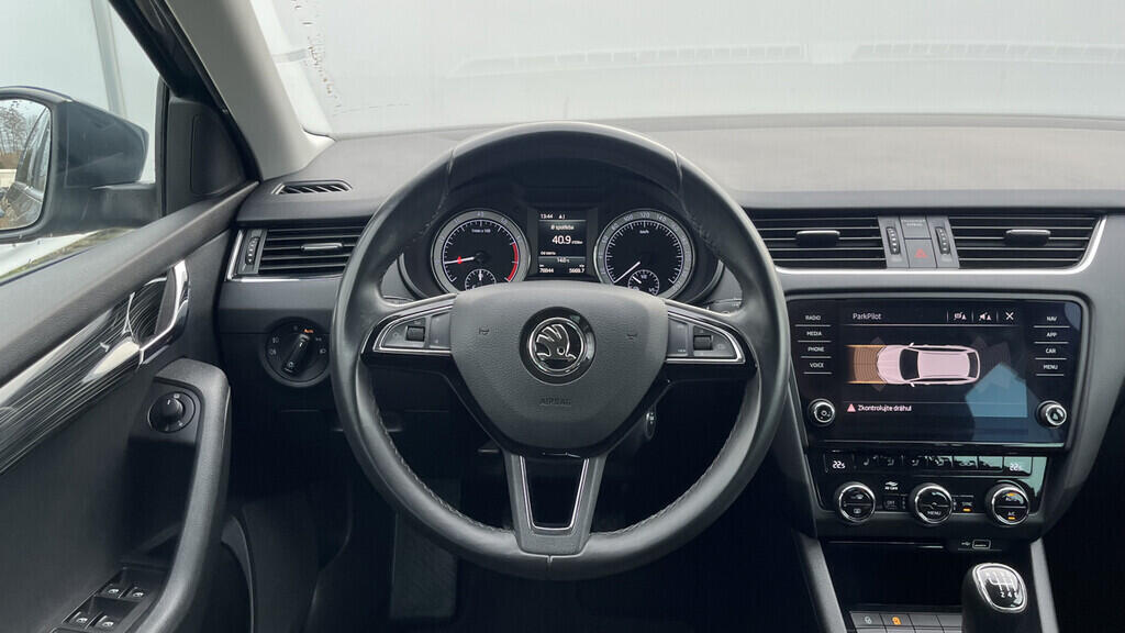 OB199V00682_23.webp_OCTAVIA Style 1.5 TSI 110 kW manuál