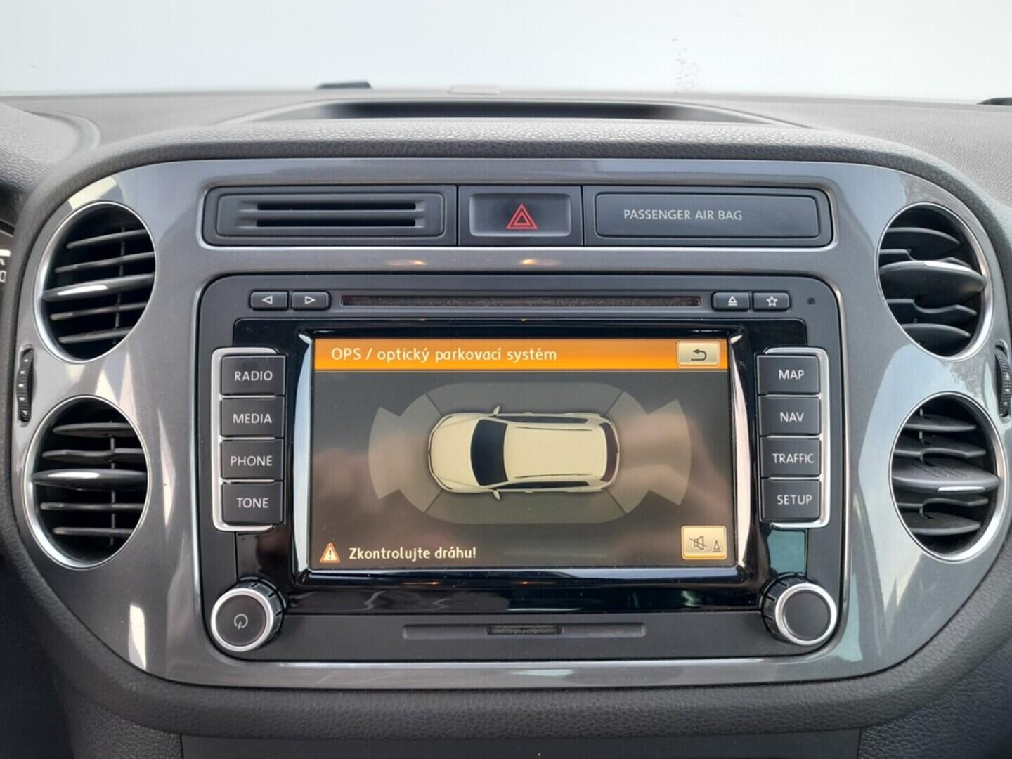 OB199V00683_24.webp_TIGUAN Highline 2.0 TDI 130 kW automat