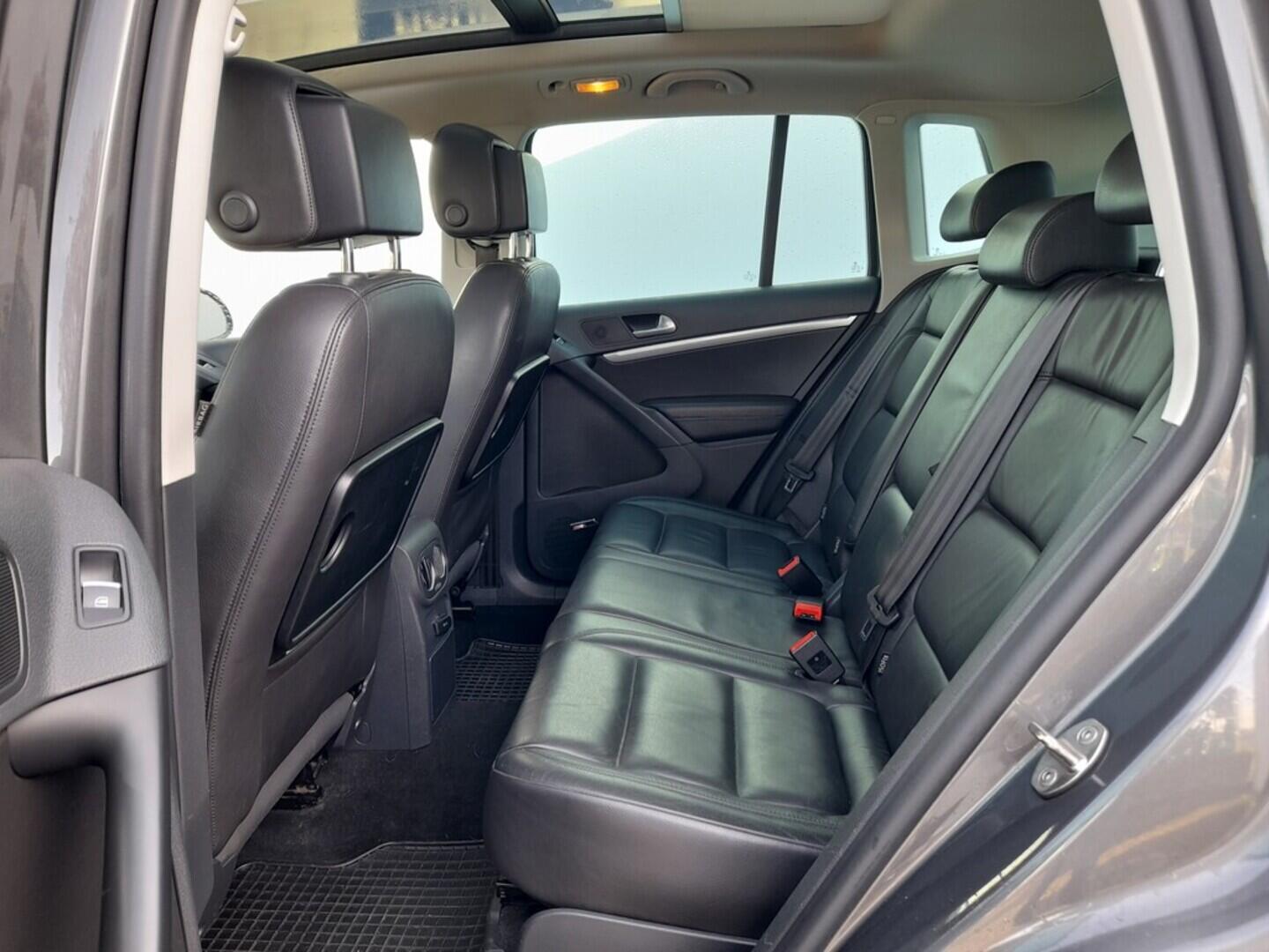 OB199V00683_31.webp_TIGUAN Highline 2.0 TDI 130 kW automat