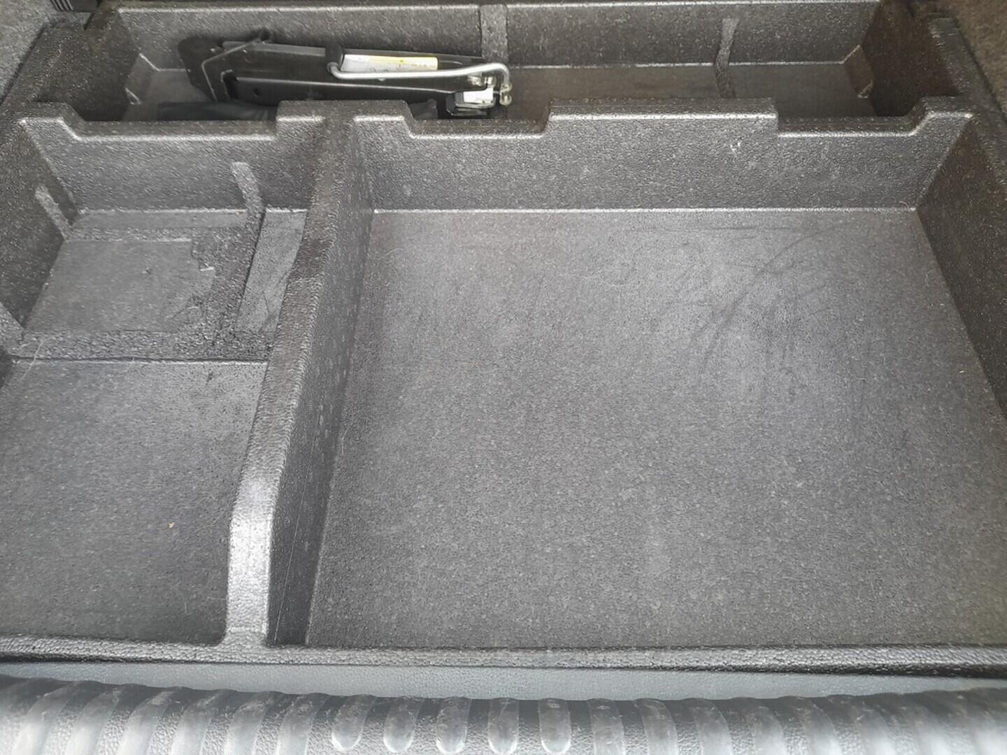 OB199V00683_34.webp_TIGUAN Highline 2.0 TDI 130 kW automat