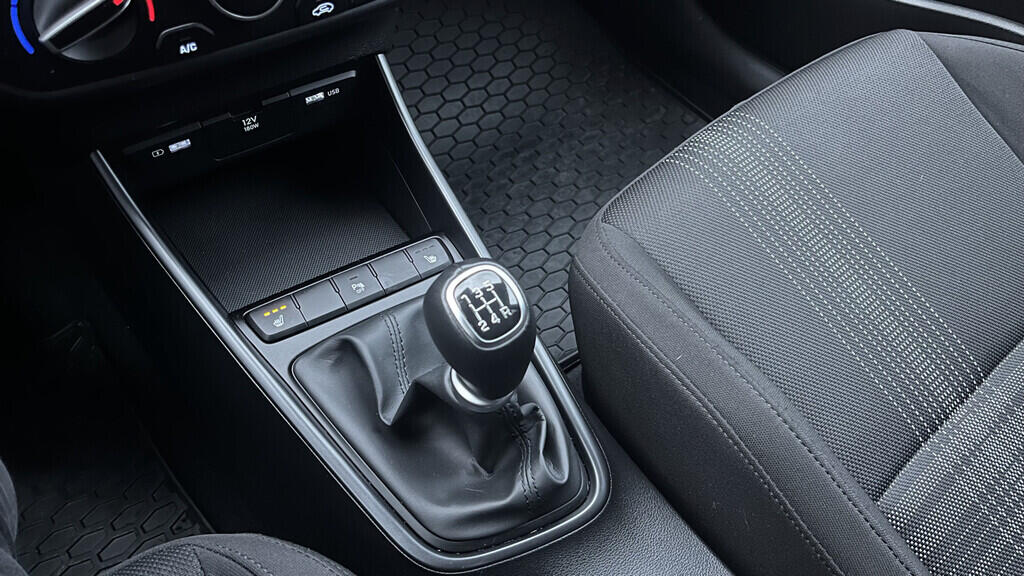 OB199V00689_27.webp_BAYON Smart climate  1.2 TSI 62 kW manuál