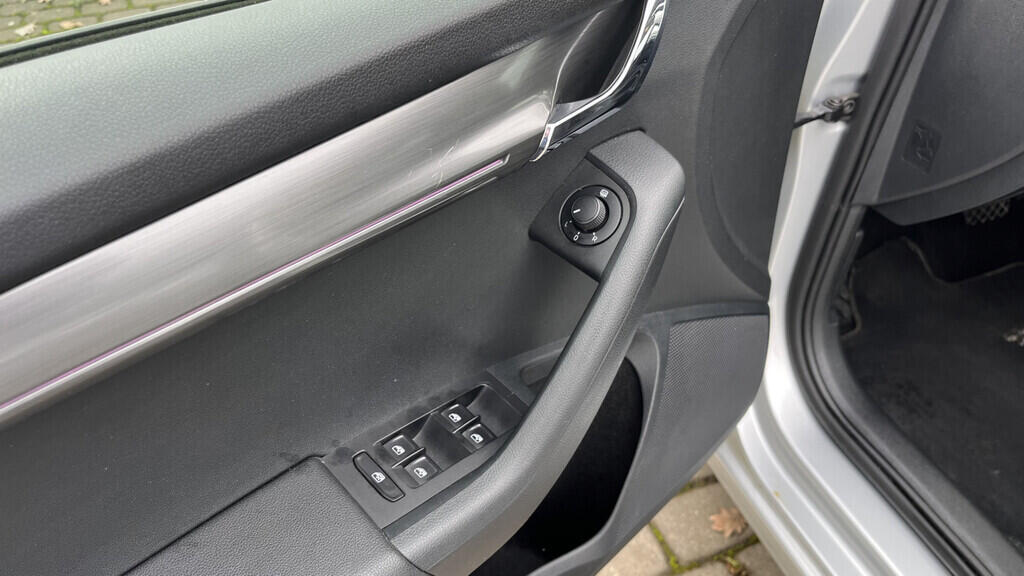 OB199V00691_20.webp_OCTAVIA Style 1.6 TDI 85 kW automat, DPH