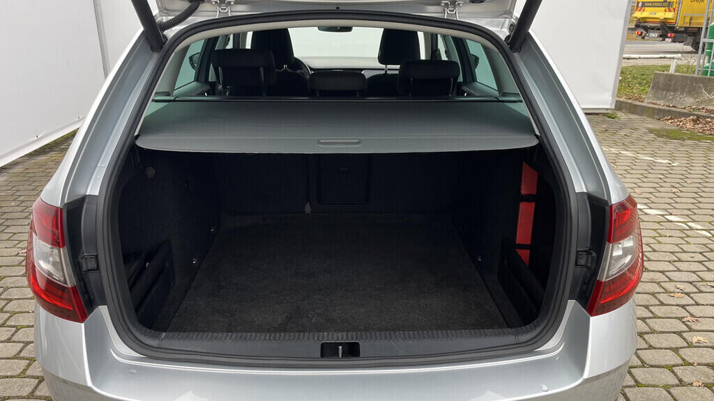 OB199V00691_29.webp_OCTAVIA Style 1.6 TDI 85 kW automat, DPH