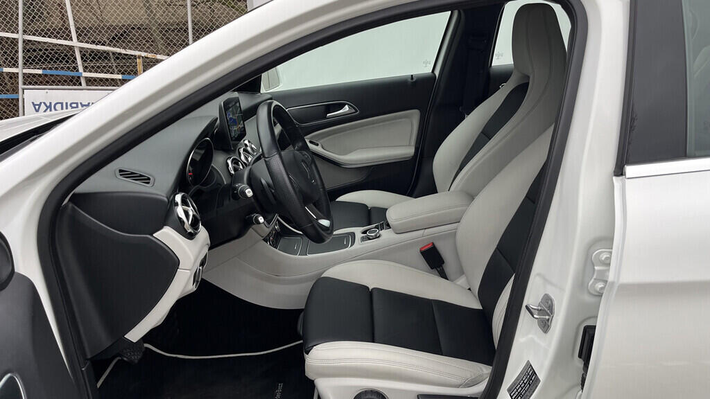 OB199V00692_20.webp_GLA  2.0  135 kW automat, DPH