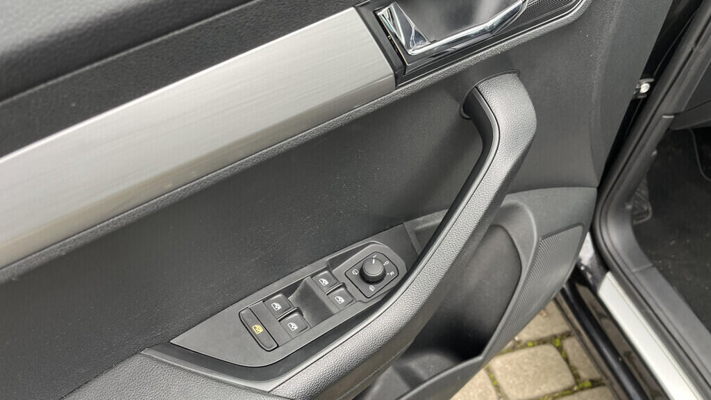 OB199V00695_21.webp_KAROQ  1.5 TSI 110 kW automat