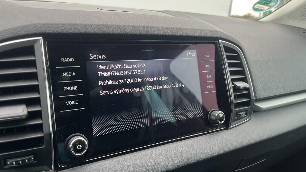 OB199V00695_25.webp_KAROQ  1.5 TSI 110 kW automat