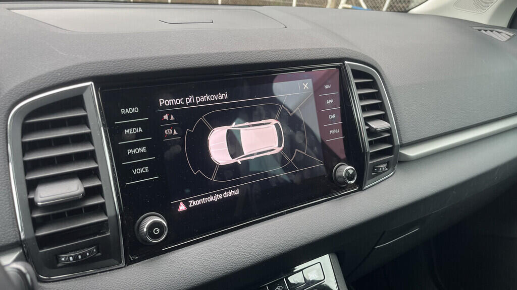 OB199V00695_26.webp_KAROQ  1.5 TSI 110 kW automat