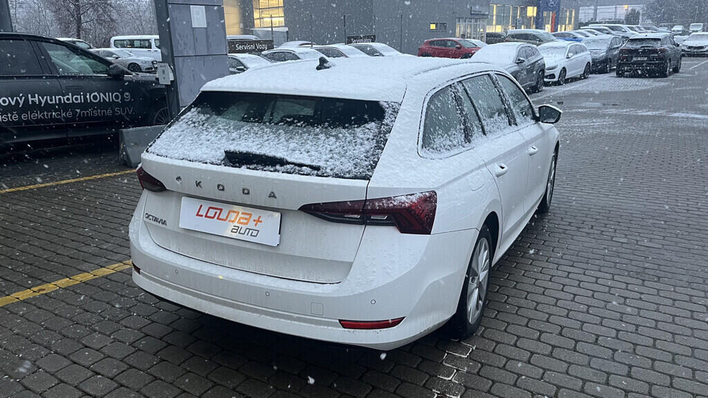 OB199V00699_11.webp_OCTAVIA Style 2.0 TDI 85 kW manuál, DPH