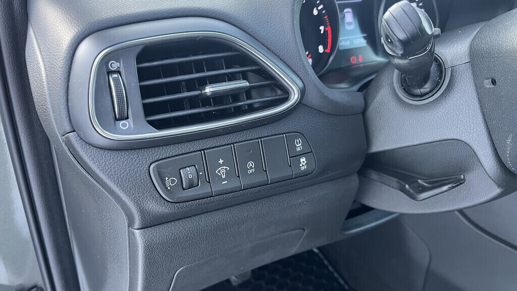 OB199V00702_22.webp_I30 Comfort 1.0  88 kW manuál