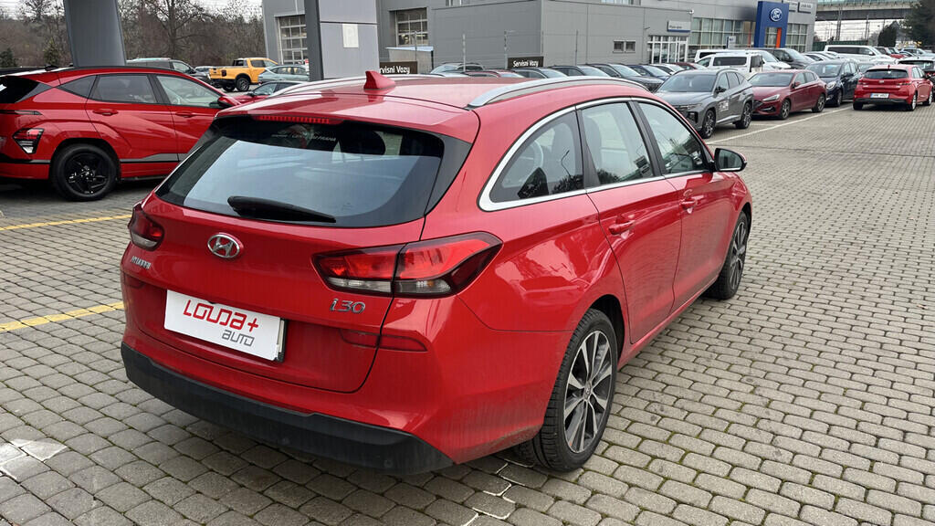 OB199V00703_11.webp_I30 Style Nav 1.4  103 kW manuál