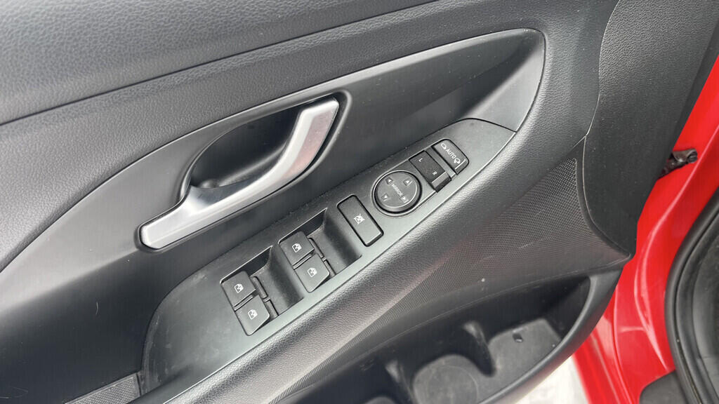 OB199V00703_21.webp_I30 Style Nav 1.4  103 kW manuál