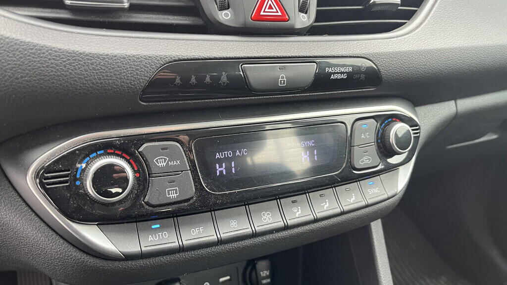 OB199V00703_27.webp_I30 Style Nav 1.4  103 kW manuál