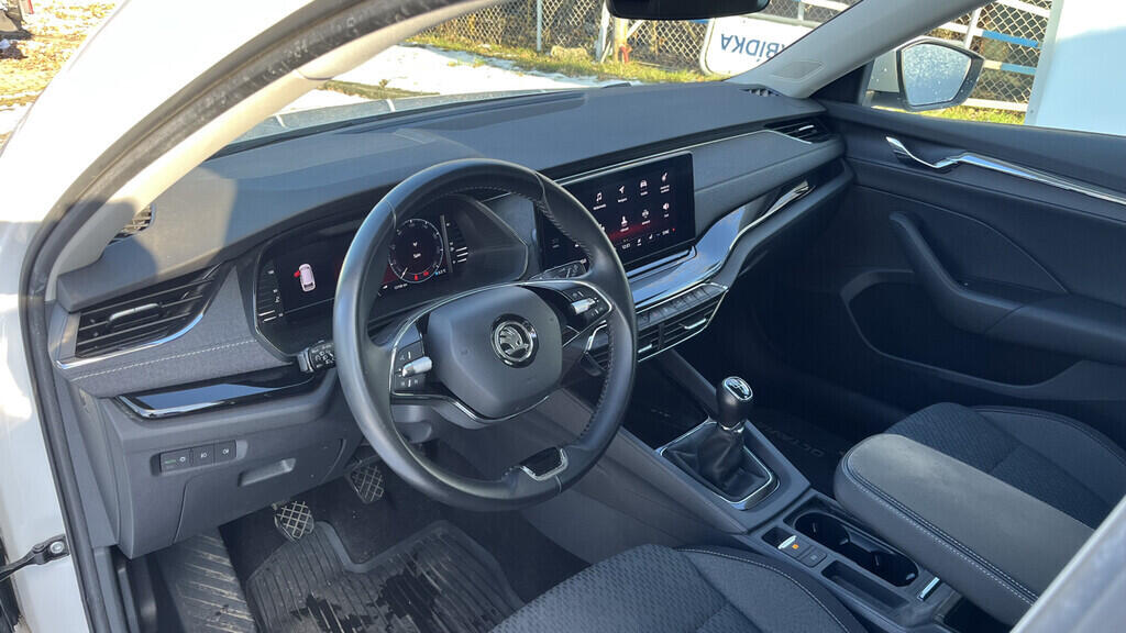 OB199V00704_17.webp_OCTAVIA Style 2.0 TDI 85 kW manuál, DPH