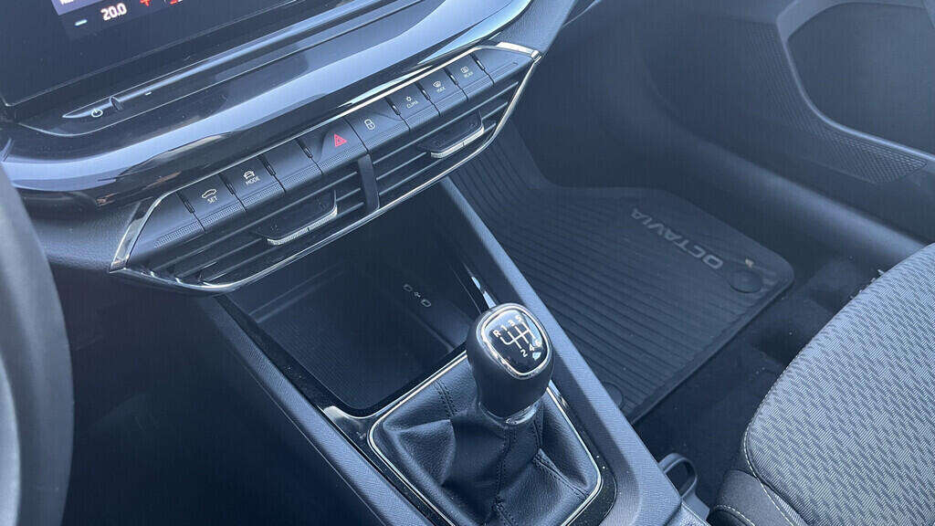 OB199V00704_25.webp_OCTAVIA Style 2.0 TDI 85 kW manuál, DPH