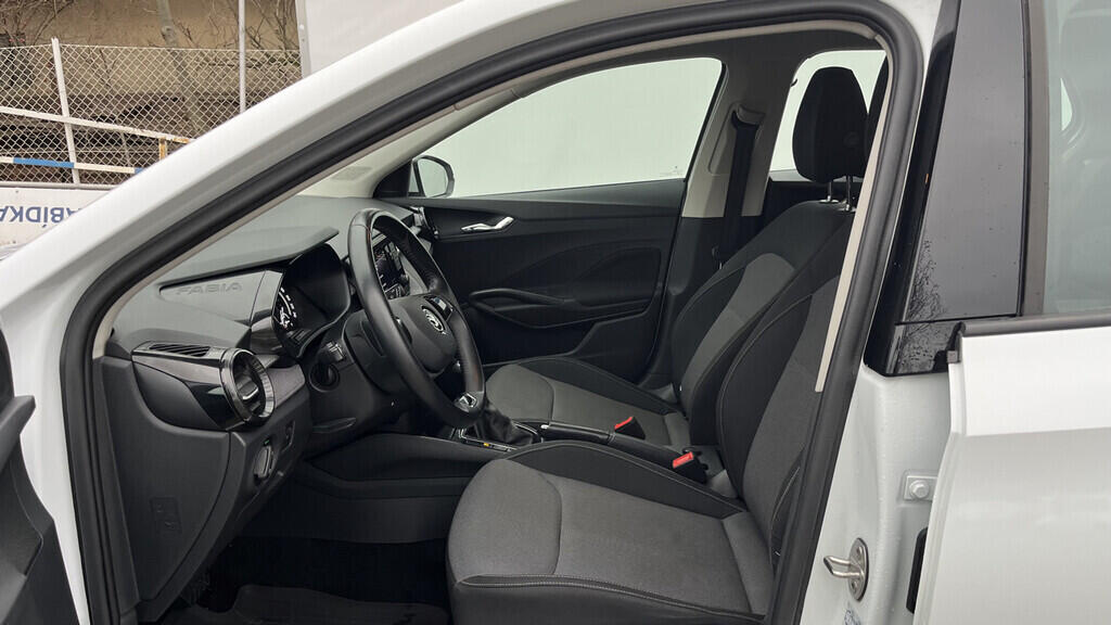 OB199V00705_20.webp_FABIA Ambition 1.0 TSI 81 kW automat, DPH