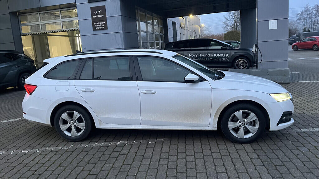 OB199V00706_12.webp_OCTAVIA  2.0 TDI 110 kW automat