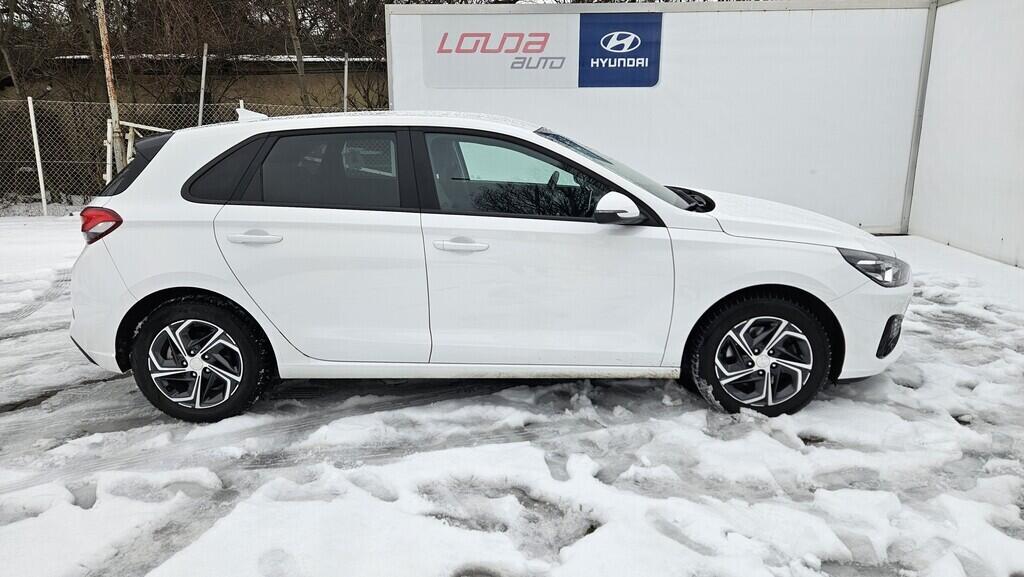 OB199V00709_16.webp_I30 Family Comfort 1.5 TSI 81 kW manuál