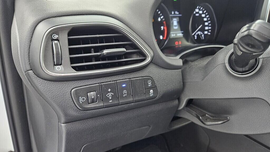 OB199V00709_22.webp_I30 Family Comfort 1.5 TSI 81 kW manuál